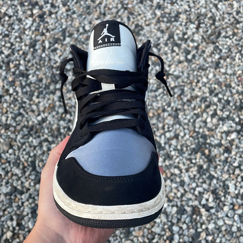 Jordan 1 Mids Satin Grey - Picture 4 of 4